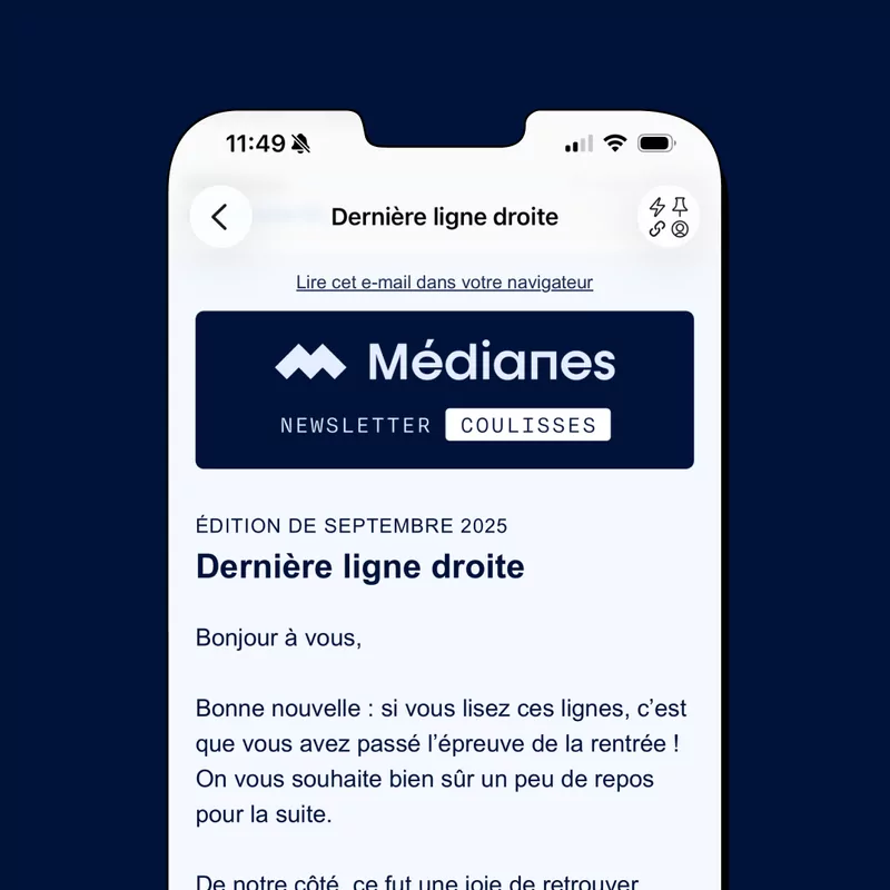 La newsletter Coulisses de Médianes affichée sur un smartphone.